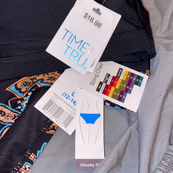 Bikini,NWT, paisley and black,pull over top,adjustable straps - Picture 9 of 9